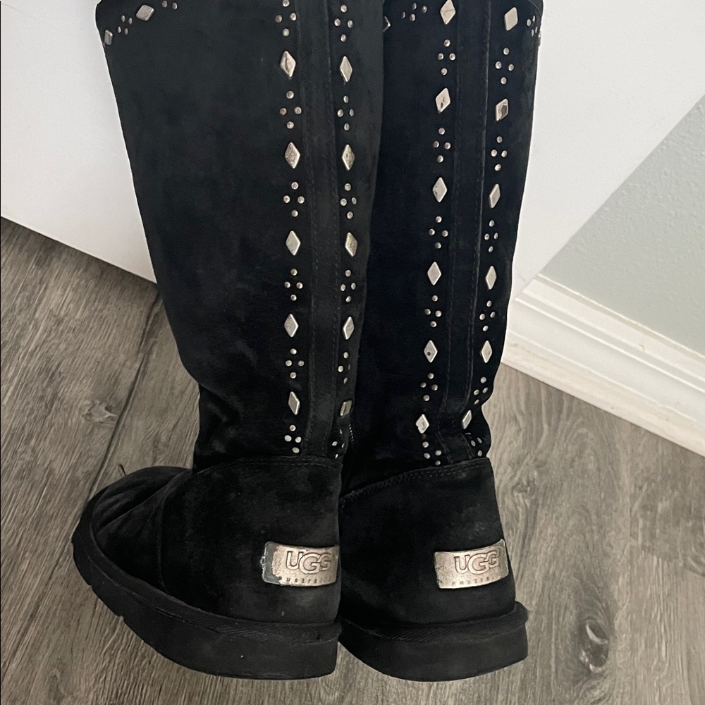 UGG Black Women's Winter Boots with Studded Detail AS IS PRELOVED🥰 size 8 - Picture 5 of 12